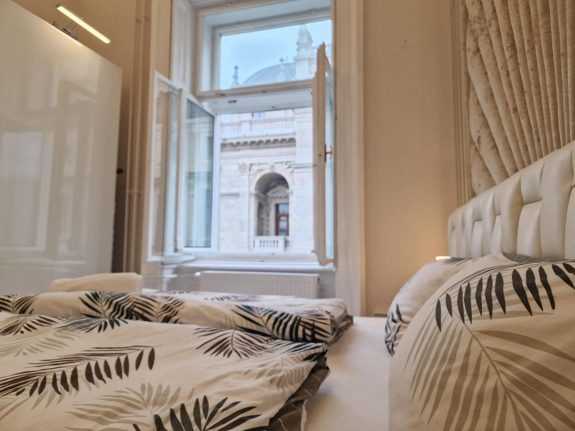 Apartment Opera View - Live In Luxury