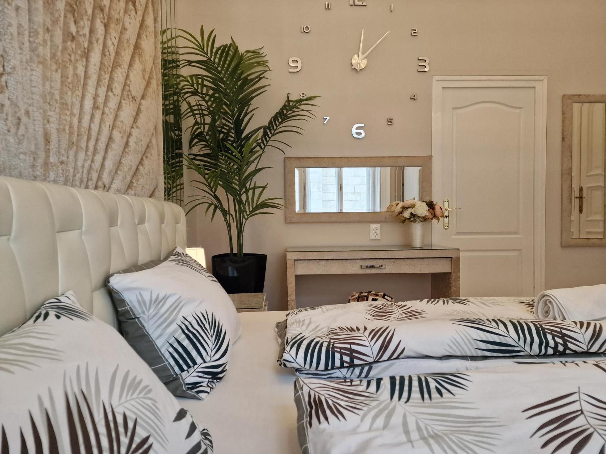 Opera View - Live In Luxury Apartment